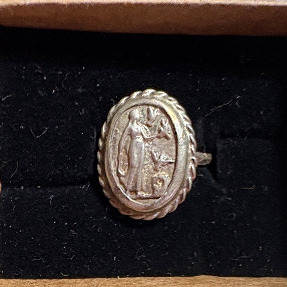 Sterling silver 3 graces ring